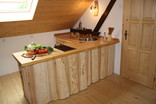 srubová kuchyň z borového dřeva