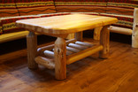 stolek z borového dřeva 